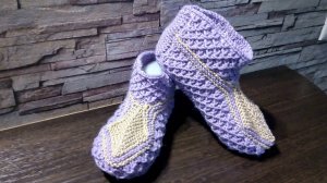 Лавандовые следки спицами без шва