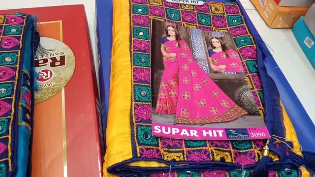 ரூபாய்.300 முதல் சிப்பான் சேலைகள்..ரூ.65 முதல் ரெடிமேட் பிளவுஸ்..மதுரையின் மொத்த விலை கடையில்... смотреть онлайн