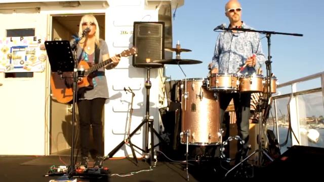 KERRY _amp; ROLLY - Rhiannon.mp4