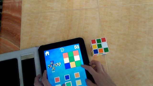 How to solve Rubik's cube using iPad смотреть онлайн