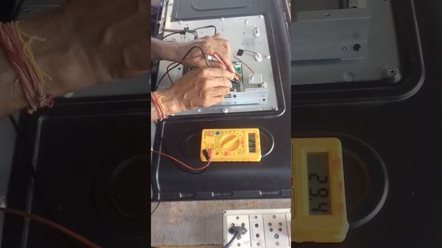 INTEX 80 Cm LED TV Model no:3220 NO LIGHT AUDIO OK (How to check backlight) смотреть онлайн