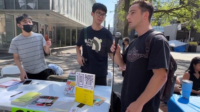 Interviewing Students about The Tree Sap Club, Olaf the Snowman & Finding Love at TMU смотреть онлайн