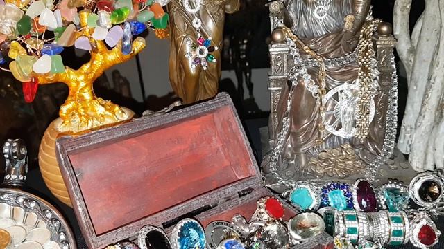 ПРОБУДИТЬ ЭНЕРГИЮ ДЕНЕГ СИЛЬНЫЙ РИТУАЛ ДЛЯ ВСЕХ. ВЕДЬМИНА ИЗБА ИНГА ХОСРОЕВА. смотреть онлайн