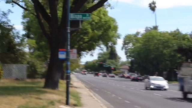 Modesto Fire Reserve Engine 7 and AMR Responding Code 3 смотреть онлайн