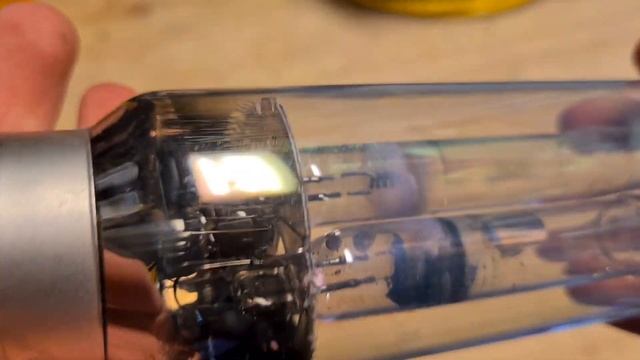 Philips 18w SOX-E (Low Pressure Sodium) Bulb. смотреть онлайн