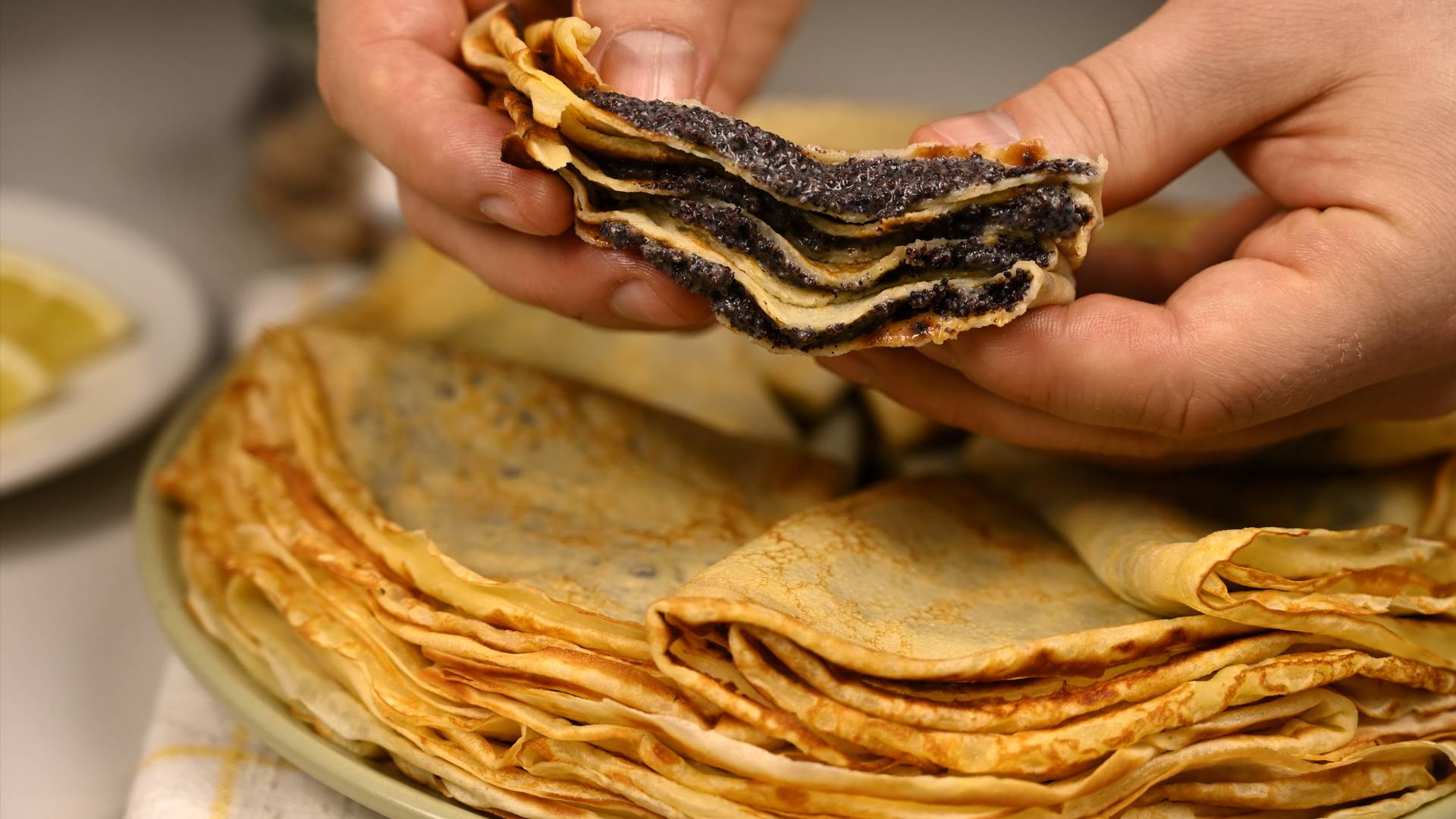 Блины с маковой начинкой! Вы такое пробовали? Невероятно вкусно... смотреть онлайн