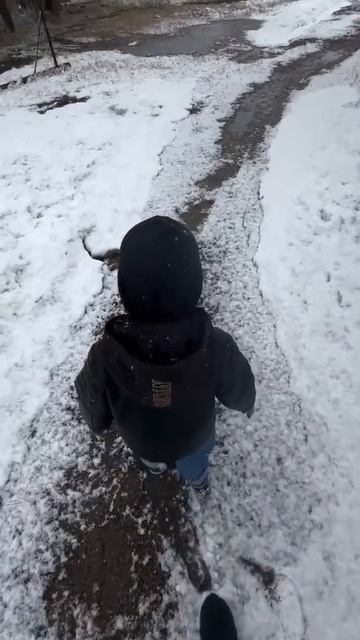 Странный май.