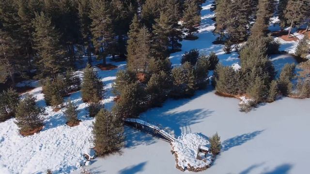 х. Семково и замръзналото езеро - Semkovo hut смотреть онлайн