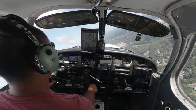 First Solo Flight! | KLZU-KWDR | Piper PA28 Cherokee смотреть онлайн