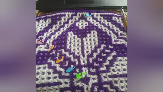 ВСТРЕЧА ВЯЗАЛЬЩИЦ. СНЕГ. МОЗАИЧНАЯ НАВОЛОЧКА. смотреть онлайн