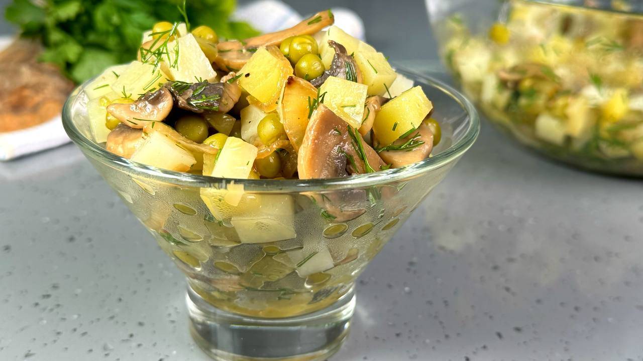 Салат "Осенний", я влюбилась в этот САЛАТ! Бюджетно, просто, быстро и вкусно! смотреть онлайн