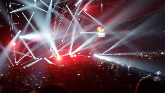 Calvin Harris & Rihanna - We Found Love LIVE Chicago Jingle Ball 2018 смотреть онлайн