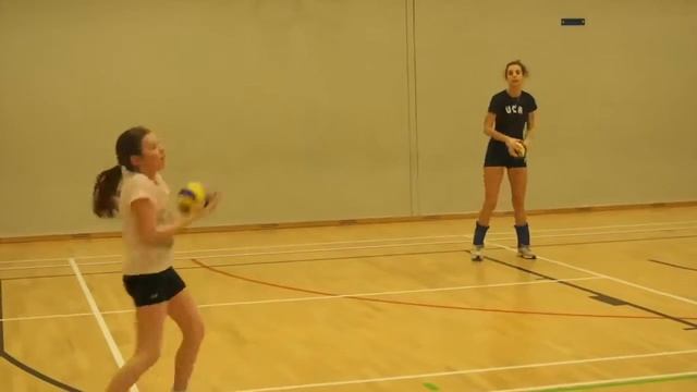 Polonia SideOut Academy Volleyball club - featuring 10 yr old Isabella смотреть онлайн
