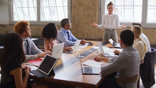 Top 20 Business Etiquette Tips For Professionals