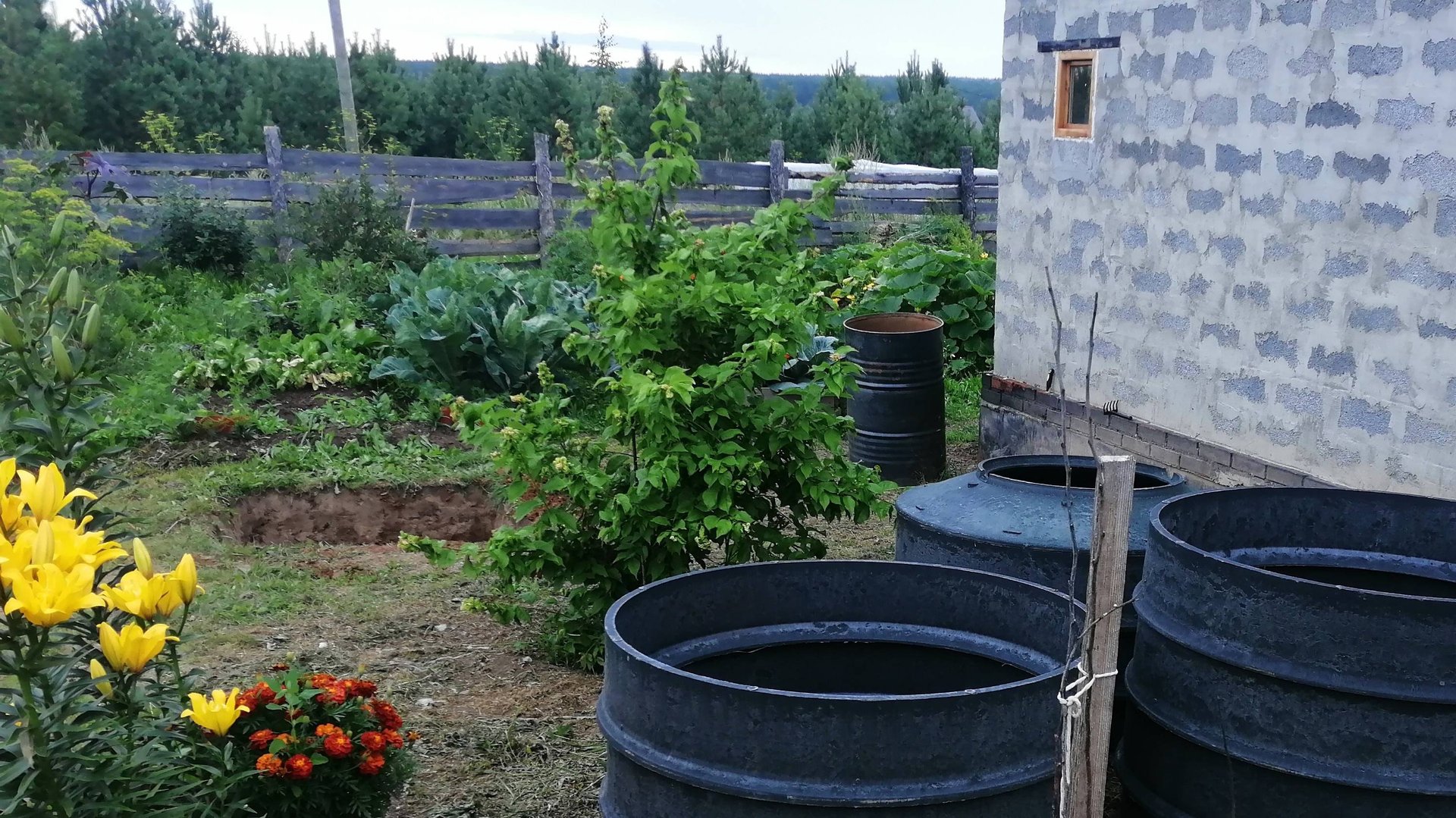 Самый дешевый септик для дома, септик для бани из полимерно-песчаных колец.