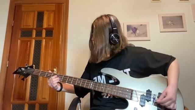 Queen - Bohemian rhapsody. (bass and electrical guitar cover). смотреть онлайн