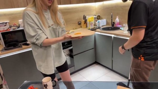 КУНИНГ СТРИМ С ЗАРОЙ, ГОТОВИМ ПИЦЦУ!