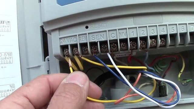 Installing a Hunter Wireless Rain Sensor to a Hunter X2 Controller. смотреть онлайн