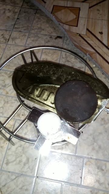 Избавляюсь от тараканов дымовой шашкой🤦#shorts #деревня смотреть онлайн