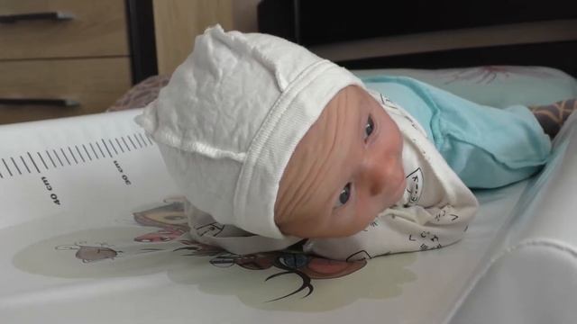 Напала гикавка. Переворотик на животик. смотреть онлайн