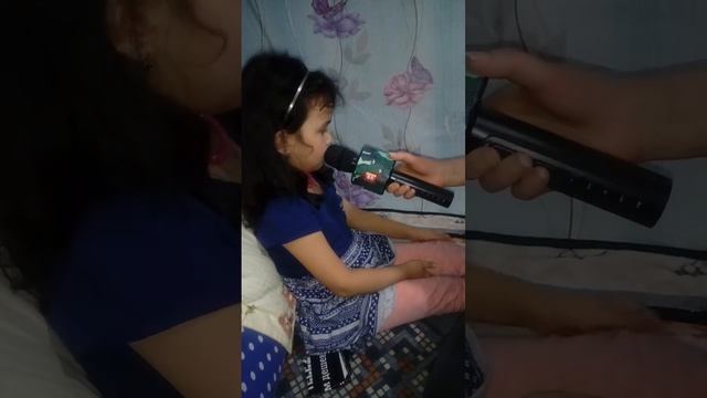 Шок! 4жасар қыз ағылшынша ән айтуда смотреть онлайн