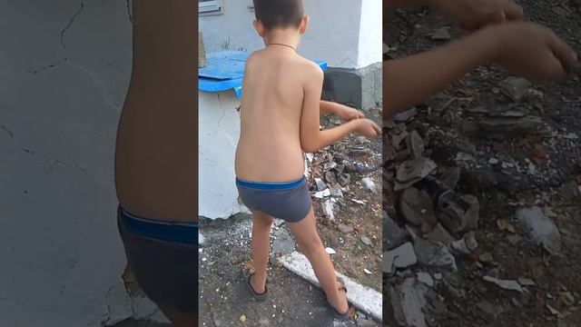 всем привет 👋, смотрите как я ЛОМАЮ КОЛОДЕЦ,подписывайтесь и ставте лайки ❤️ смотреть онлайн