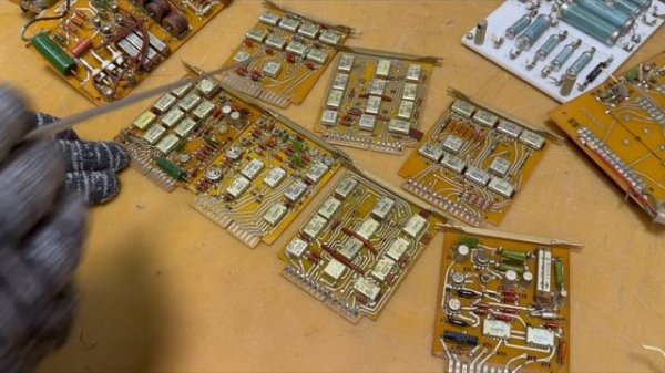 Разобрали Вольтметр универсальный В7-16