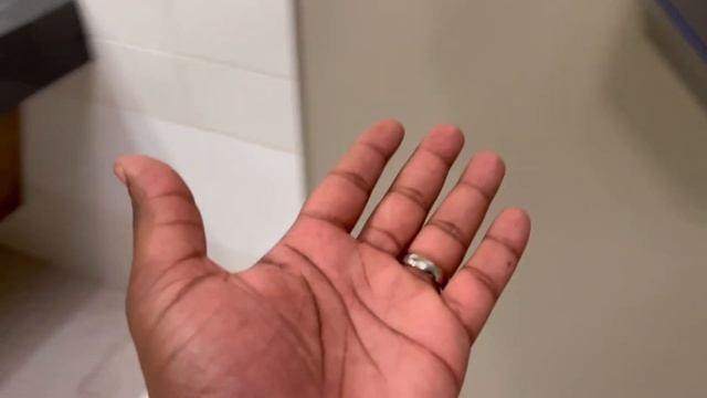 Dyson Airblade V Hand Dryer Full Review смотреть онлайн
