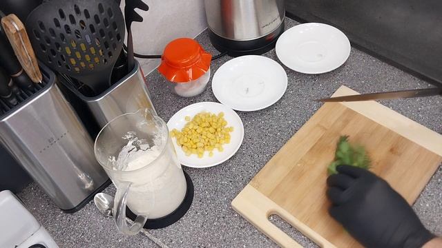 САЛАТ ІЗ СИНЬОЮ КАПУСТОЮ, СОЛОНИМ ОГІРКОМ ТА КУКУРУДЗОЮ/САЛАТ ЗА 2 ХВИЛИНИ смотреть онлайн