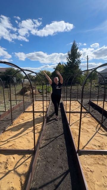 Идеальная замена теплицы и парника — дуги для грядок, которые отлично подходят для защиты рассады смотреть онлайн