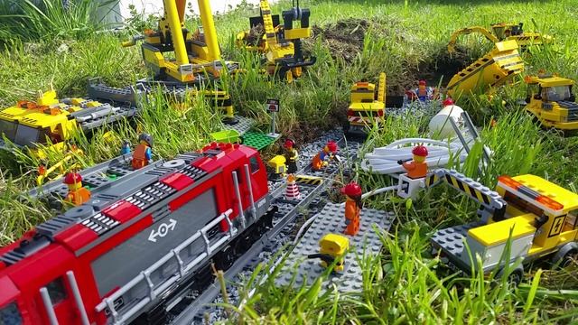 LEGO Грузовой поезд на пути в сад для детей смотреть онлайн