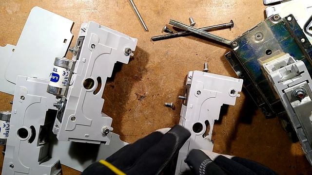 Failed elevator switch fuse / fusible disconnect смотреть онлайн
