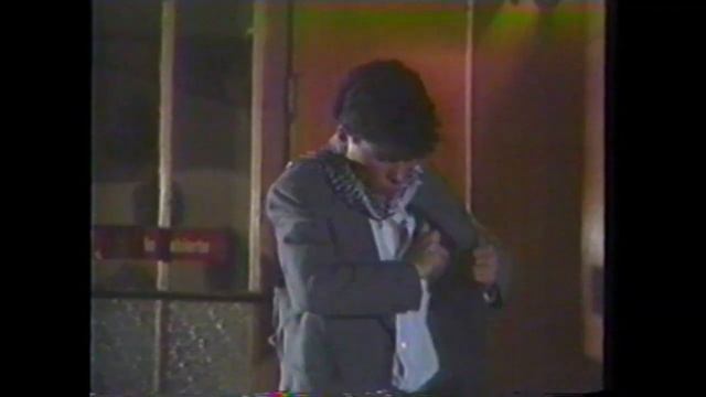 Colmillos En La Noche (Anisse Lark) 1990 смотреть онлайн