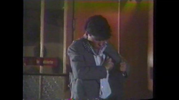 Colmillos En La Noche (Anisse Lark) 1990