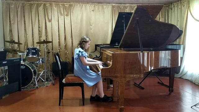 Г.Горелова. Осень. Грустный пейзаж. Исполняет Оскирко Елизавета, 3 класс. смотреть онлайн