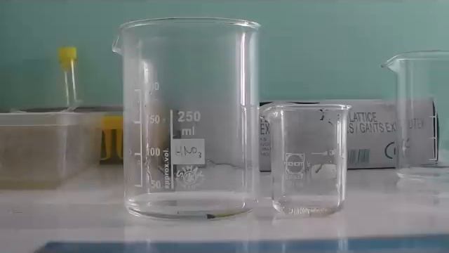 Sodium metal in nitric acid and water (sodio metallico in acido nitrico e acqua) смотреть онлайн