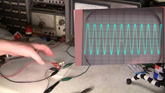 LC Resonance Oscilloscope Demo смотреть онлайн