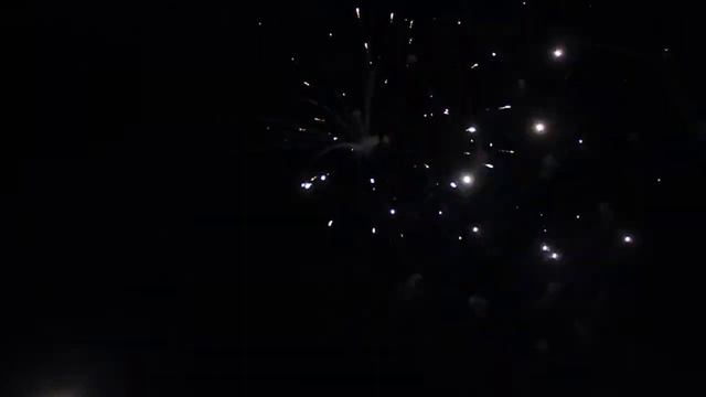 Салют на стадионе "Знамя" г. Арзамас 439 лет смотреть онлайн