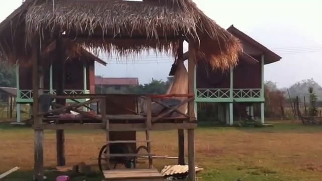 other side bungalow - Laos 〈look like 3D game or movie〉 смотреть онлайн