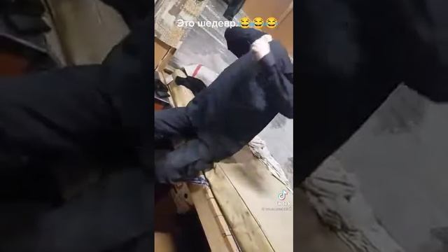 Это шедевр - Супер охранник... смотреть онлайн