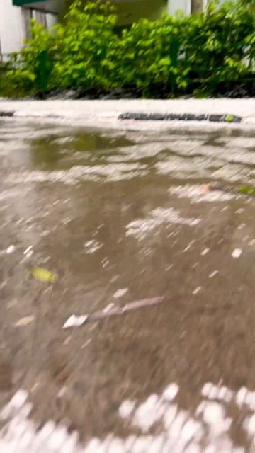 В Тольятти майский ливень из ледяного града размером в лесной орех #тольятти смотреть онлайн