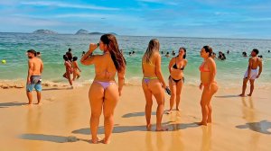 Красивые Девушки Голы На Пляже В Бикини Бразилия Рио Де Жанейро Ипанема