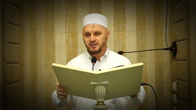 Полуголые в Махачкале. Упадок нравов приводит к падению цивилизации.