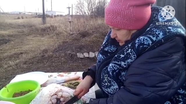 Теперь нам есть, что кушать/проблемы с дедом и помидорами смотреть онлайн