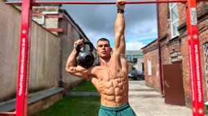 Подтягивания на Турнике (32 года 32 подтягивания с весом 32кг)