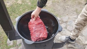 Говядина 5кг одним большим куском в казане на костре