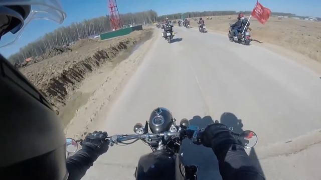 Иж Юпитер 3 в колонне, посвященной 9 маю смотреть онлайн