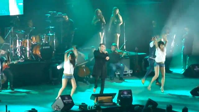 Cristian Castro - Volver A Amar (Salsa Version) - Live @GENESIS 98.1 FM - Arena Mty -April 24 2013