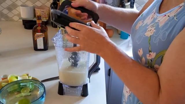 Cinco De Mayo Margarita Recipe Rovali's Style!! смотреть онлайн