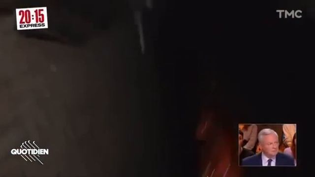 Massive Explosion Rocks Kramatorsk as French Journalist Reports Live in Ukraine смотреть онлайн